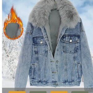 NEW Women's Elegant Winter Denim Jacket with Luxurious Faux Fur Collar